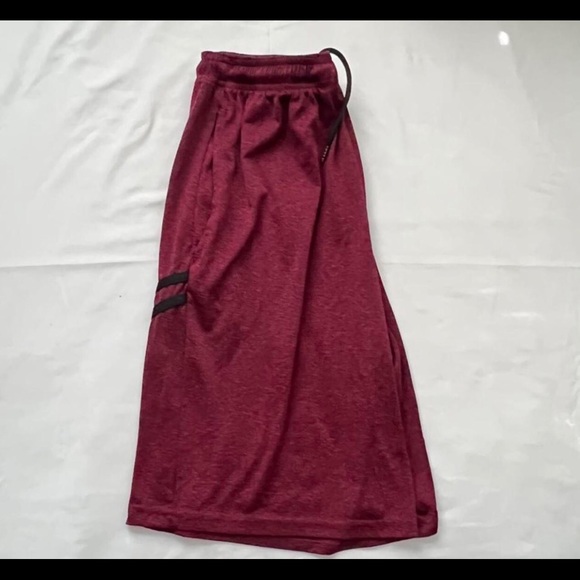 Red wine basketball Workout outfit - Picture 2 of 4